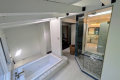 PXL_20241022_1812038012